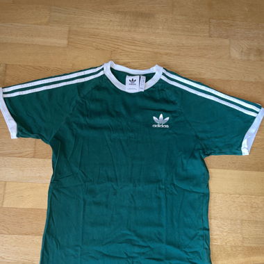 ADIDAS tshirt S