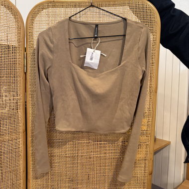 Pull court beige