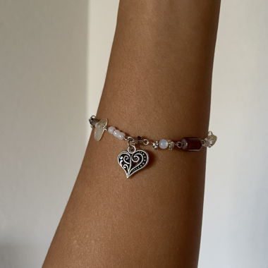 Handmade bracelet with heart pendant🧚🏼‍♀️