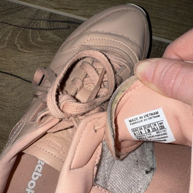Sneaker
