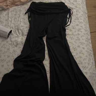 Pantaloni gotici