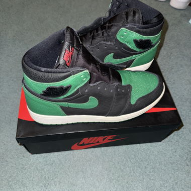 Nike Air Jordan 1 Retro High OG Pine Green 