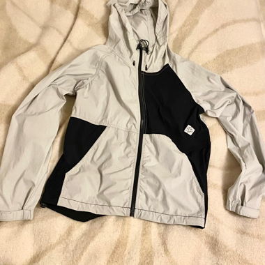Stylische Windjacke