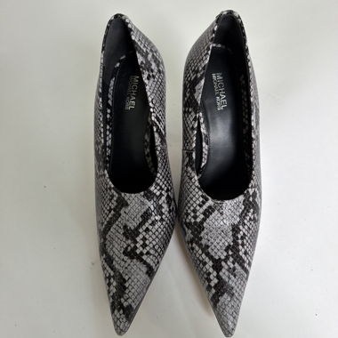 Escarpins à imprimé serpent Michael Kors