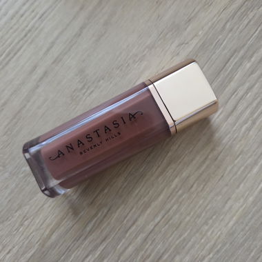 Anastasia Lip Velvet Parchment