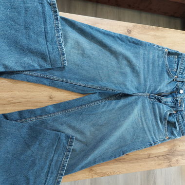 H&M High-Waisted Jeans