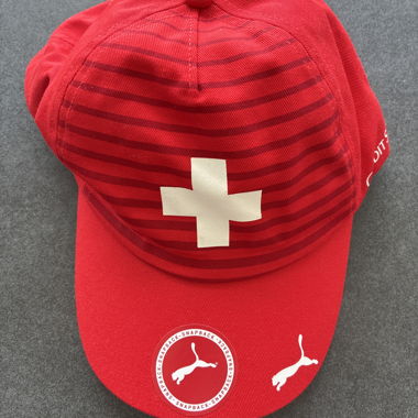 Rote Puma Schweiz Kappe