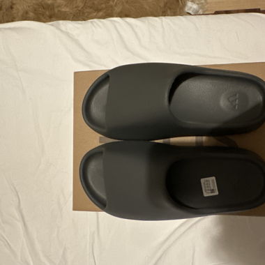 Yezzy Slides