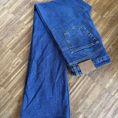 Jeans à coupe ajustée