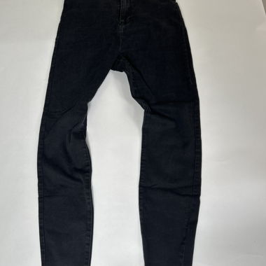 Jeans/Jeggings aus schwarzem Denim