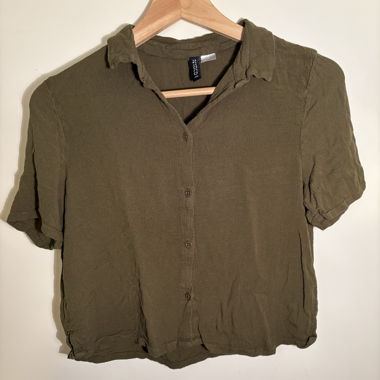 Kaki crop blouse