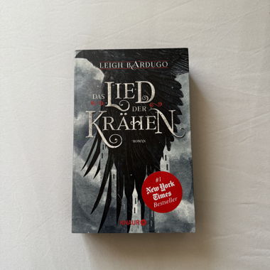 Le livre de poche « The Raven's Song » (Leigh Bardugo)