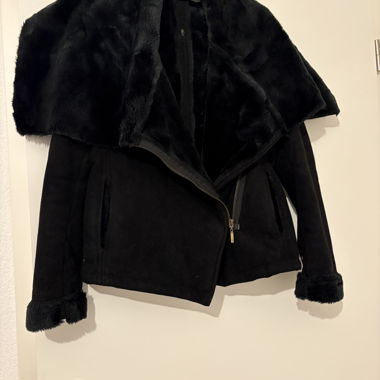 Manteau noir - fausse fourrure