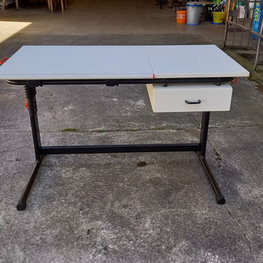Adjustable desk for children