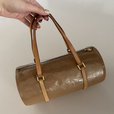 Sac Louis Vuitton papillon verni beige