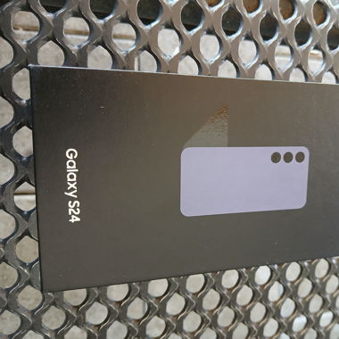 Neues Samsung S24 cobalt violet
