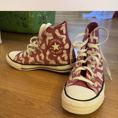 pink & white converse