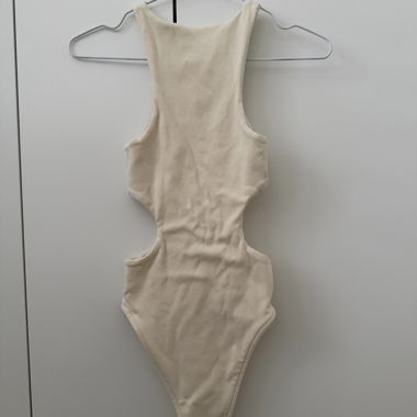 Beige sleeveless bodysuit