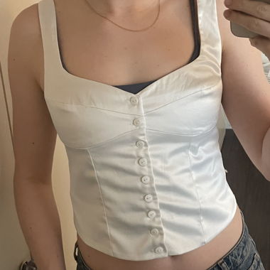 Cute white top