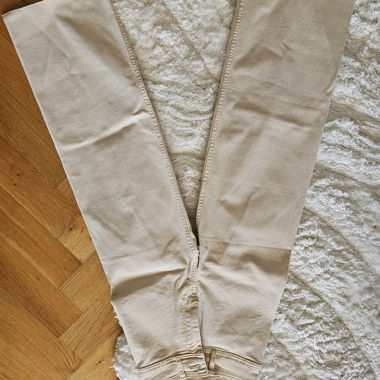 Pantaloni beige