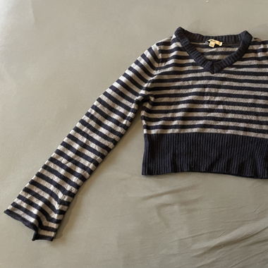 Gestreifter Pullover gecropped