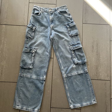 Bershka light-wash Pocket Jeans