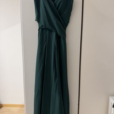 Dunkelgrünes Kleid
