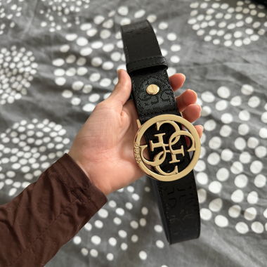 Cintura Guess con fibbia dorata