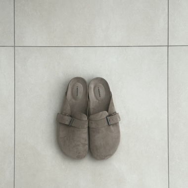 Bershka clogs/slides