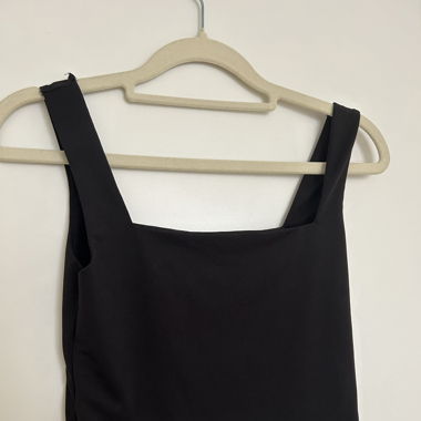 Schwarzes Crop Top