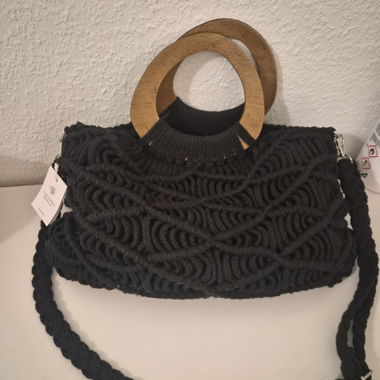Schwarze Makramee-Handtasche