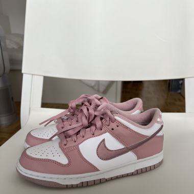 Nike Dunk Pink Velvet