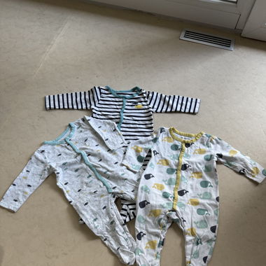 Pyjamas pour bébé 