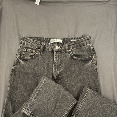 Zara 90’s high waist mom jeans 