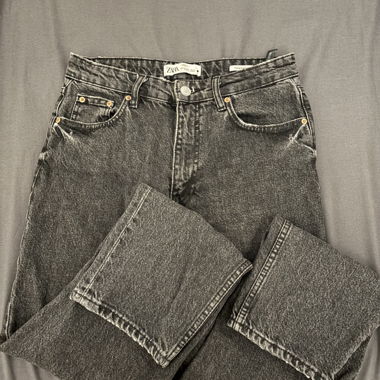 Zara 90’s high waist mom jeans 