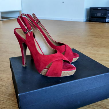 Rote Wildleder-High Heels von Navyboot, Grösse 38