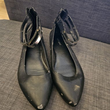 Ballerines noires à brides