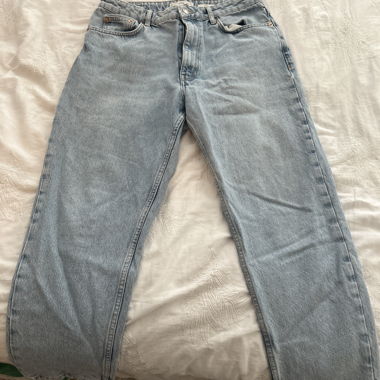 Hellblaue Jeans