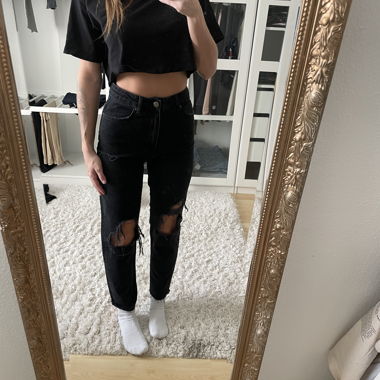 Black trousers