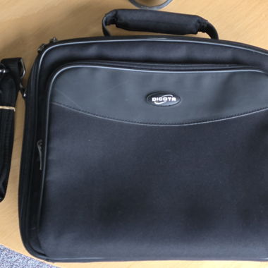 Sac pour ordinateur portable Dicota en bandoulière