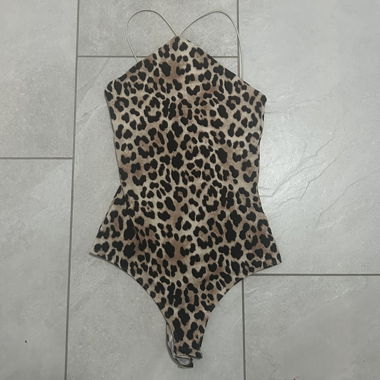 Leoparden-Body mit freiem Rücken