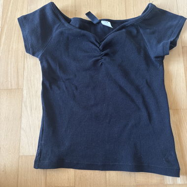 Dunkles geripptes Damen-Top