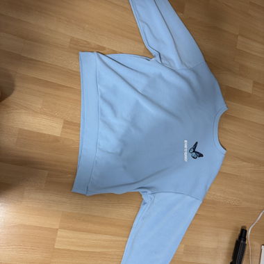 Hellblauer Sweatshirt