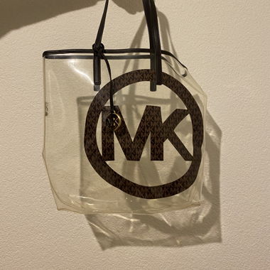 Michael Kors handbag – transparent & stylish