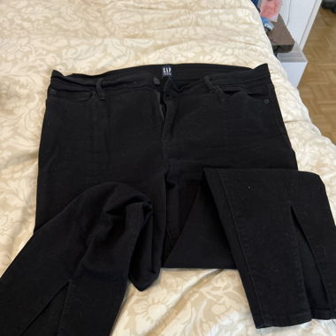 Gap cropped black jeans