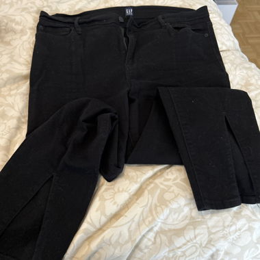 Gap cropped black jeans