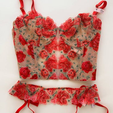 Corset et Porte-jarretelles Victoria’s Secret