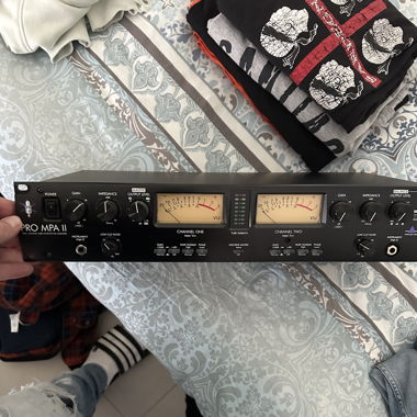 Preamplificatore microfono/chitarra
