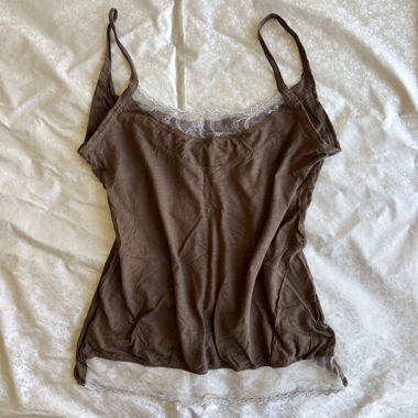 Top cami con bordo in pizzo floreale argento, Made in Japan