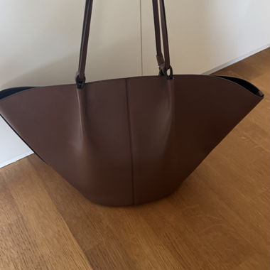 Shopping bag in pelle marrone di Sézane